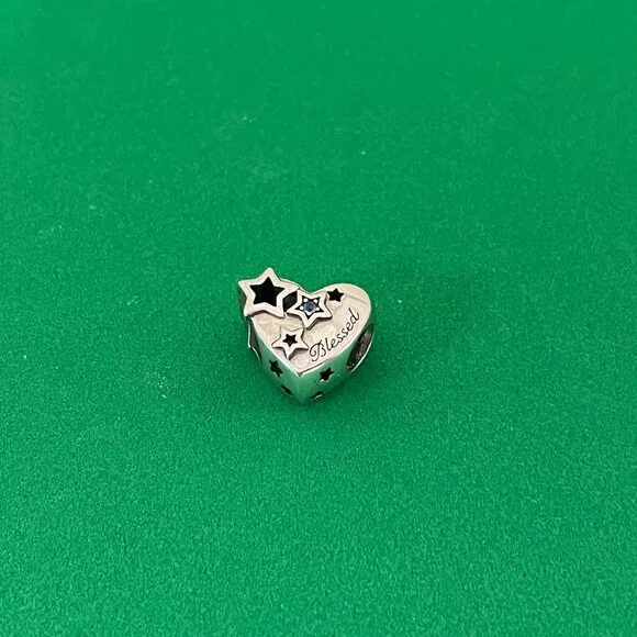 Pandora Thankful Heart & Stars Charm - Picture 5 of 5
